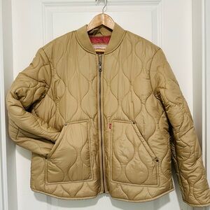 Levi's NWT Tan Quilted Women’s Puffer Jacket Size Large